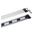 Luminária Superfish Slim Led é uma calha com luz led indicada para aquários abertos, mas também fechados. Portanto, uma boa opção é substituir a lâmpada fluorescente que se encontra normalmente em luzes de aquário e instalar em led até pelo gasto de energia. 
