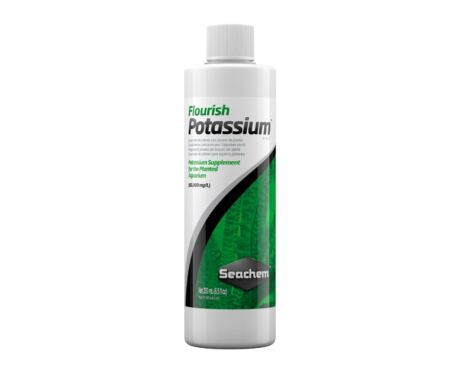 Seachem Flourish Potassium contém 50.000 mg/L de potássio adequado para aquários plantados naturalmente.