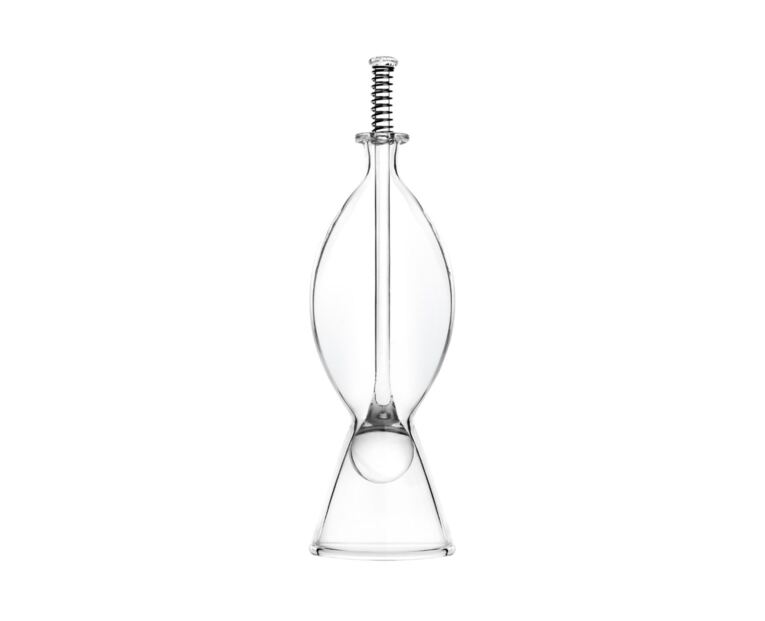 O Seachem Alimentador de vidro é uma ferramenta simples e elegante para armazenar, exibir e distribuir alimentos para peixes, como por exemplo, Seachem NutriDiets.