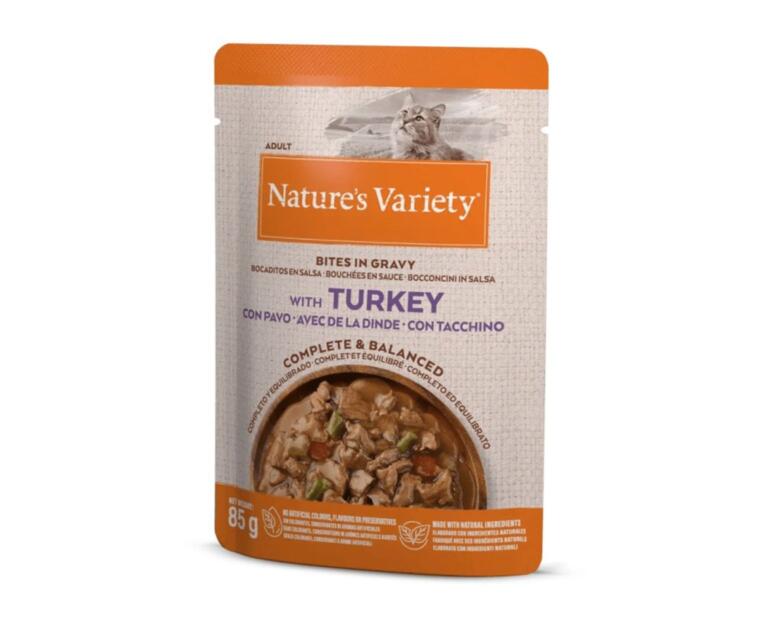 Alimento húmido Nature's Variety Bites in Gravy Gato Adulto Peru e Vegetais saqueta 85g.