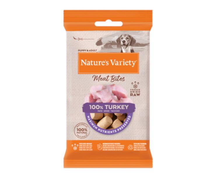 Snack natural Nature's Variety Meat Bites Peru Liofilizado para cães.